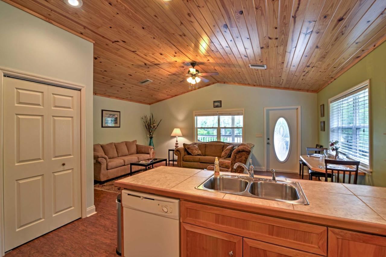 Crystal River Cottage On 1 Acre With Deck And Porch! Yankeetown Экстерьер фото