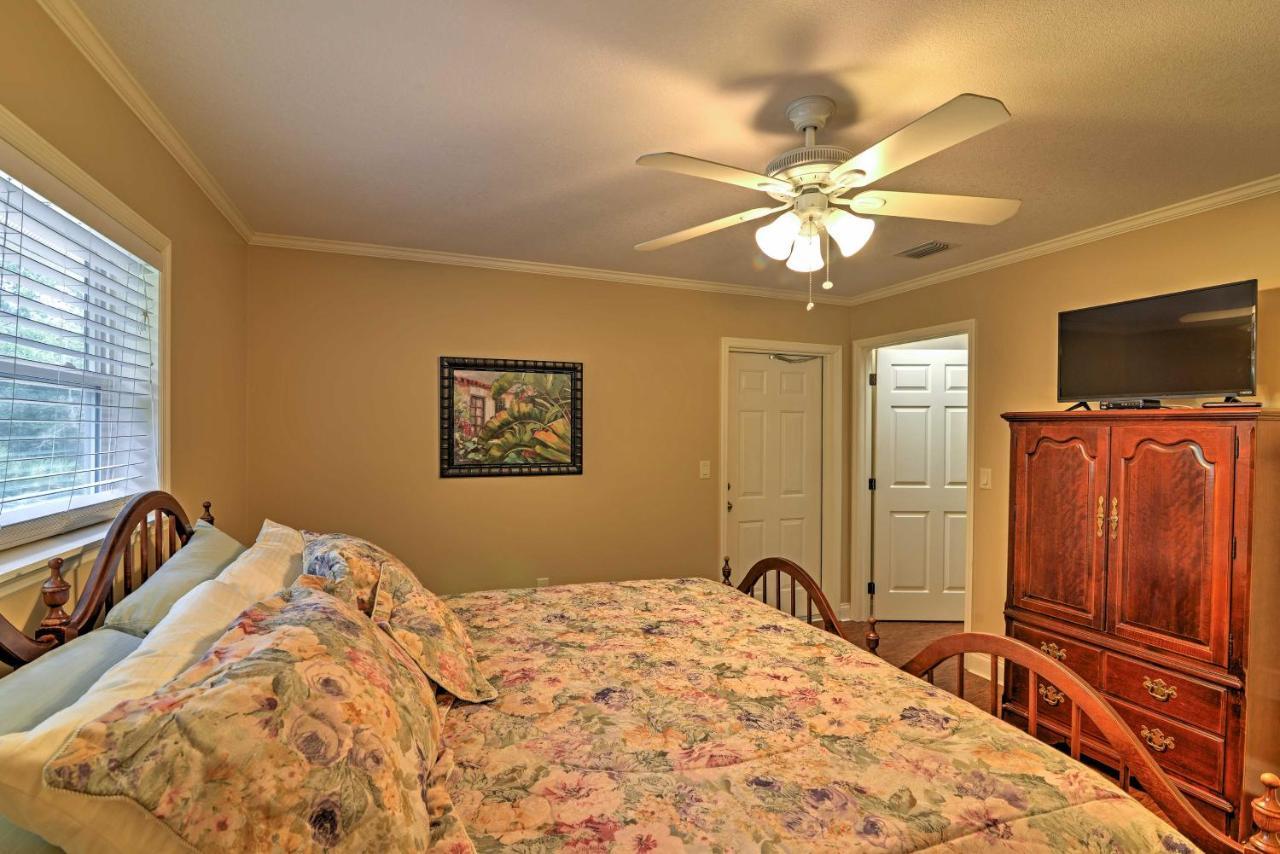 Crystal River Cottage On 1 Acre With Deck And Porch! Yankeetown Экстерьер фото
